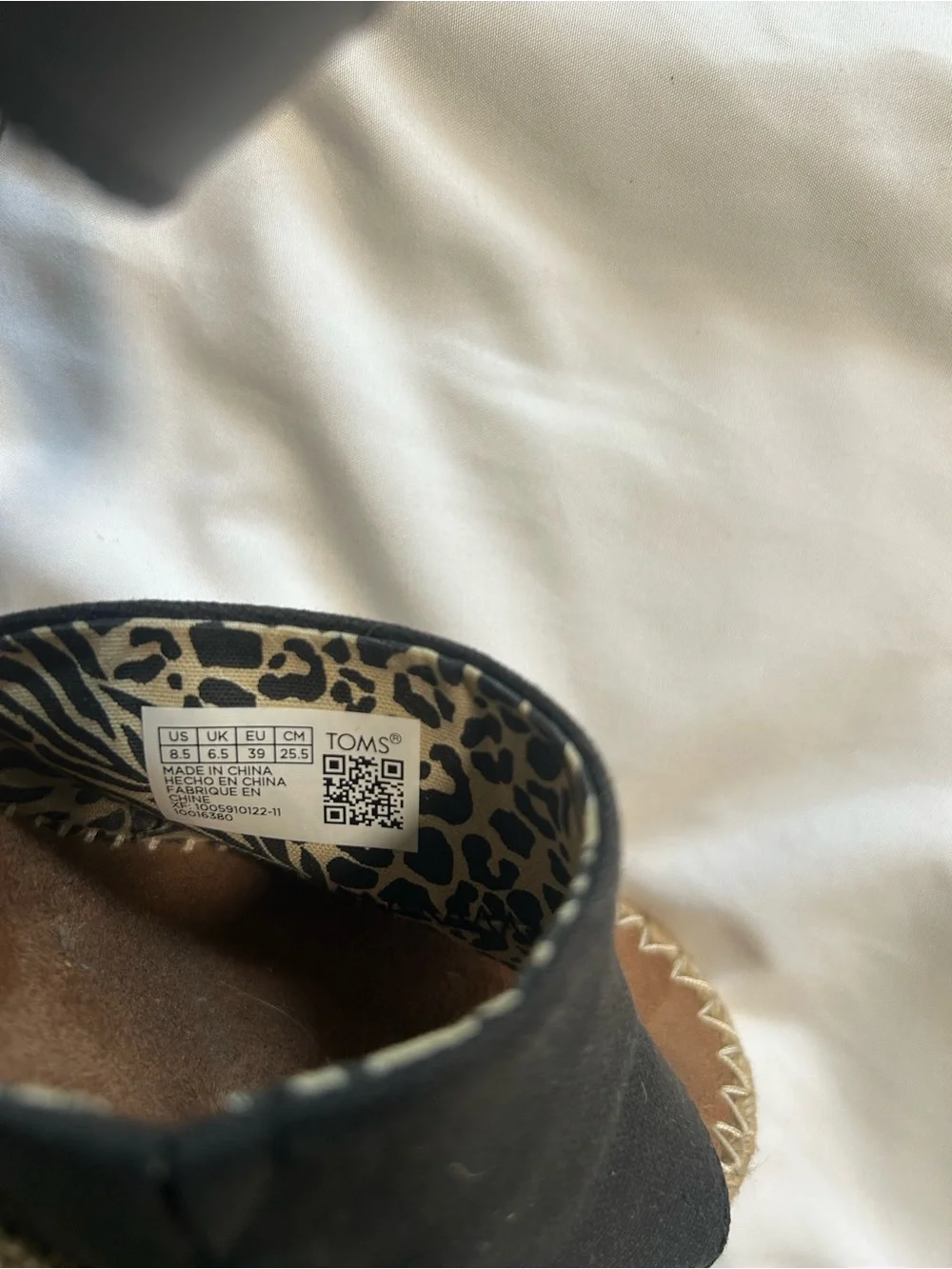 TOMS Women’s Black Canvas Wedge Espadrille Sandals Size 8 1/2